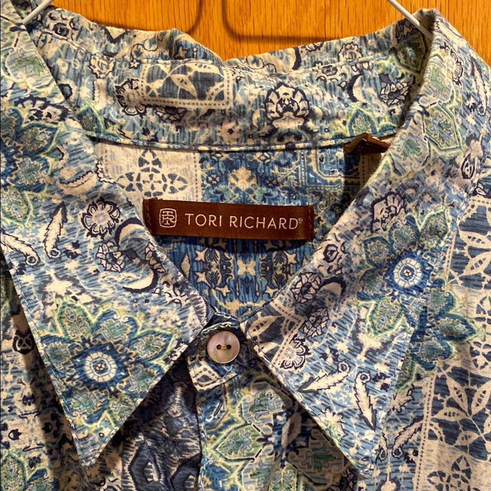 Tori Richard Floral Blue and White Shirt